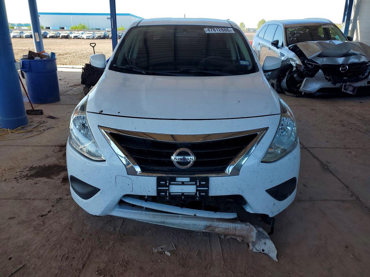 2018 NISSAN VERSA SV photo 9