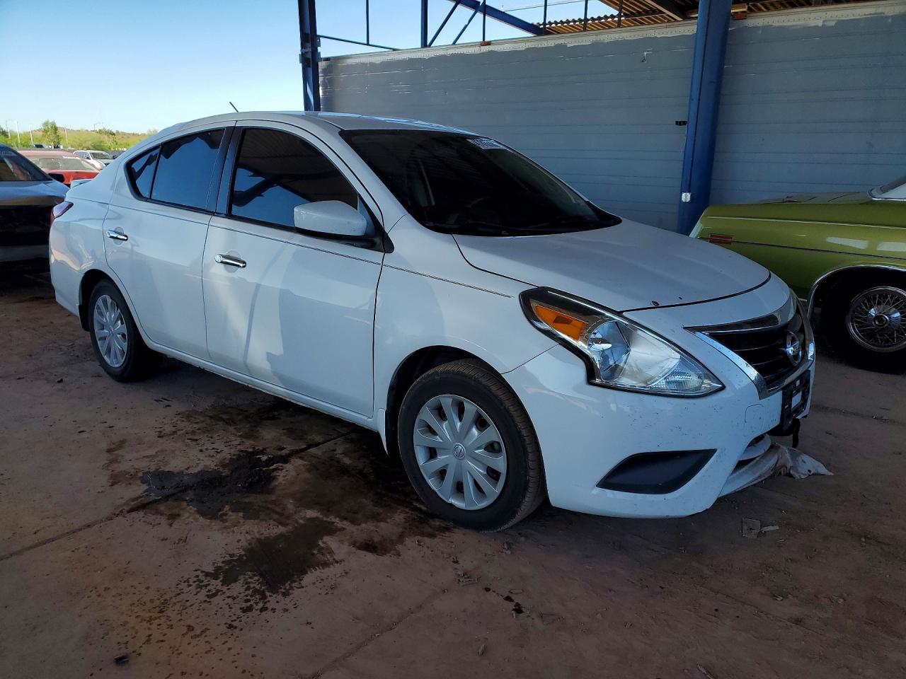 2018 NISSAN VERSA SV photo 7