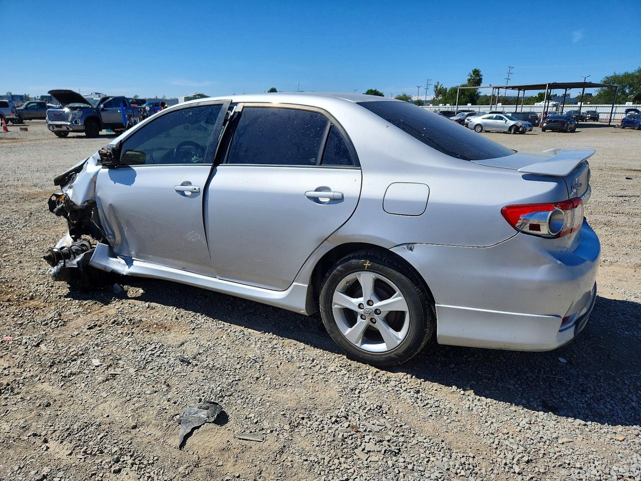 2011 TOYOTA COROLLA S photo 3