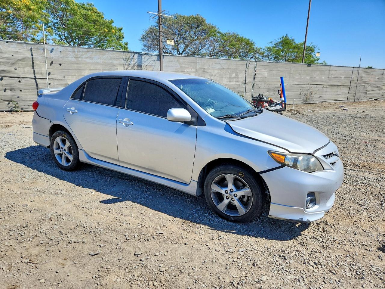 2011 TOYOTA COROLLA S photo 7