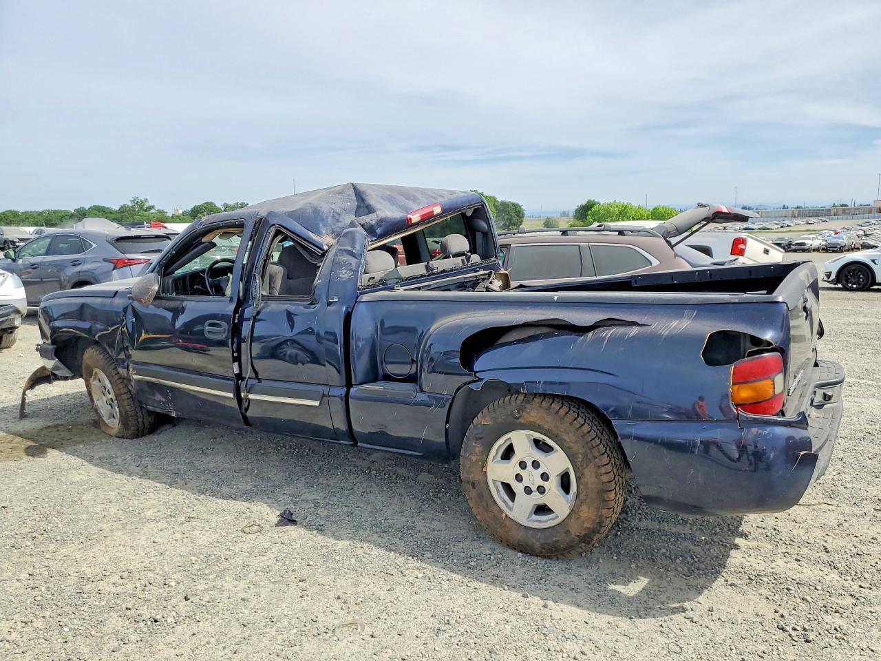 2005 CHEVROLET SILVERADO C1500 photo 3