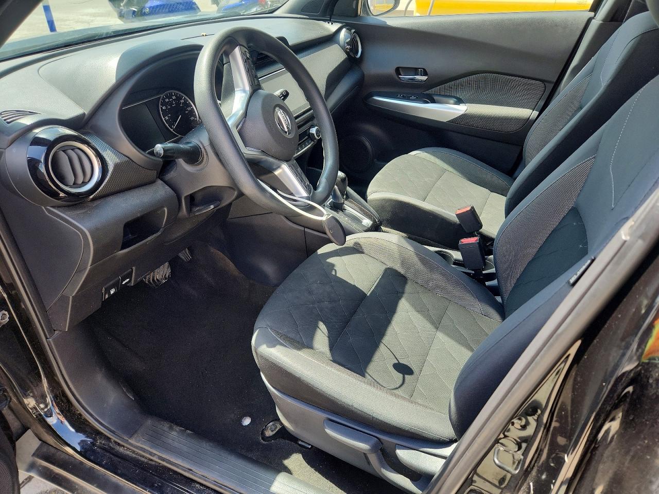 2020 NISSAN KICKS SV photo 13