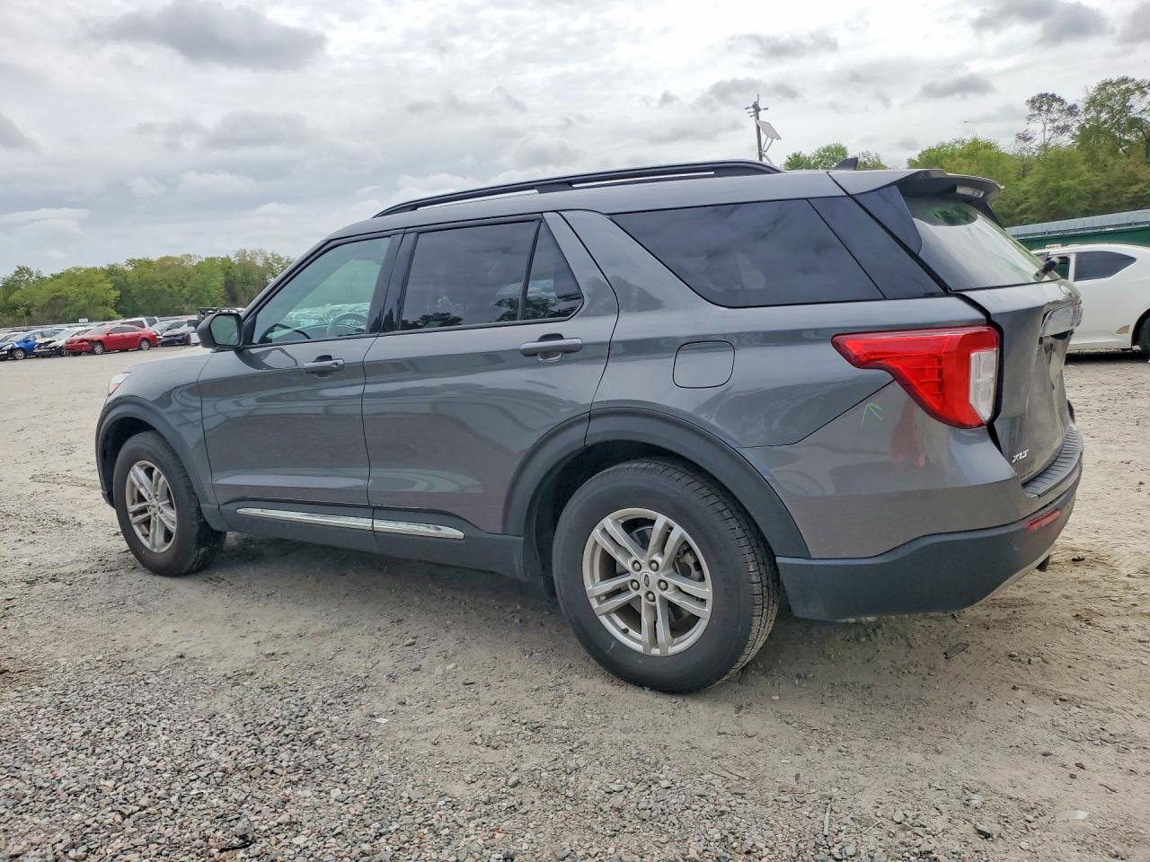 2021 FORD EXPLORER XLT photo 4