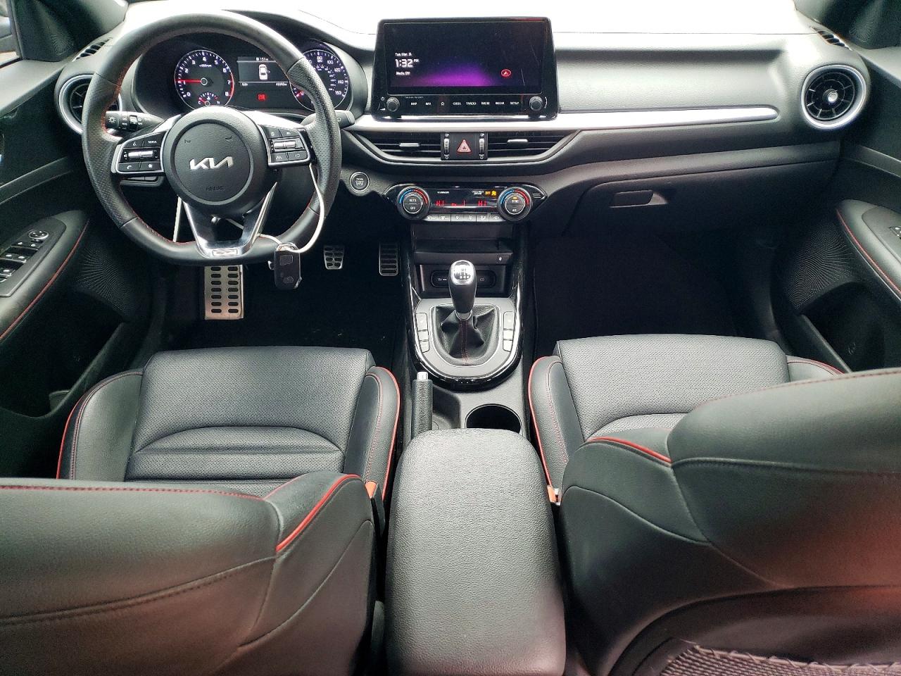 2024 KIA FORTE GT photo 15