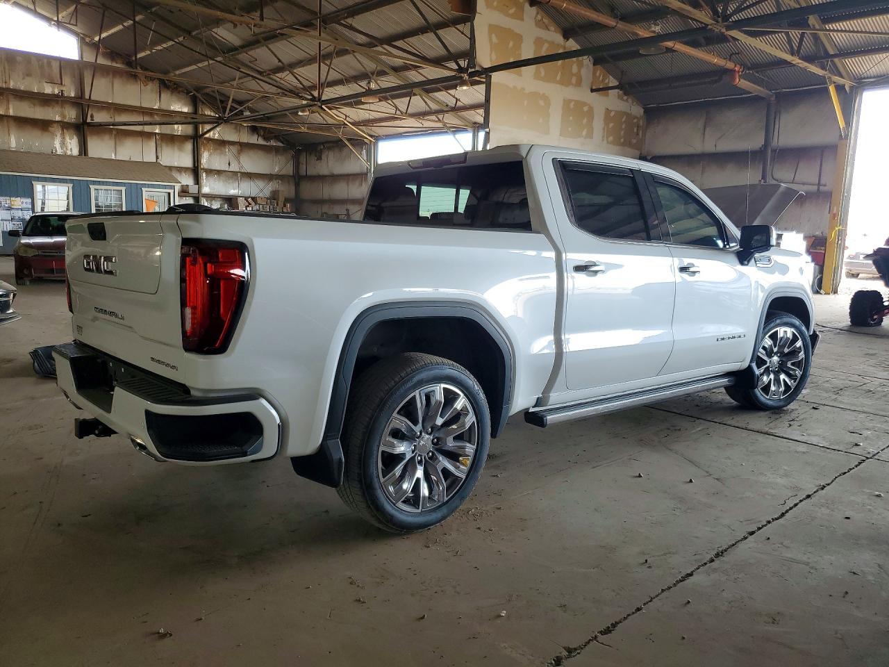 2025 GMC SIERRA K1500 DENALI photo 5