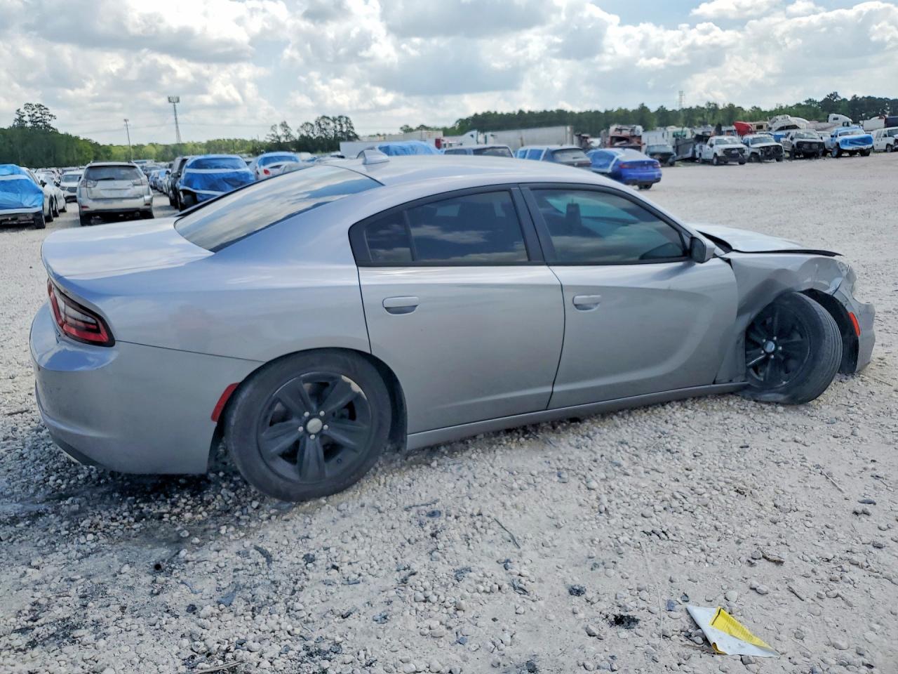 2017 DODGE CHARGER SXT photo 3