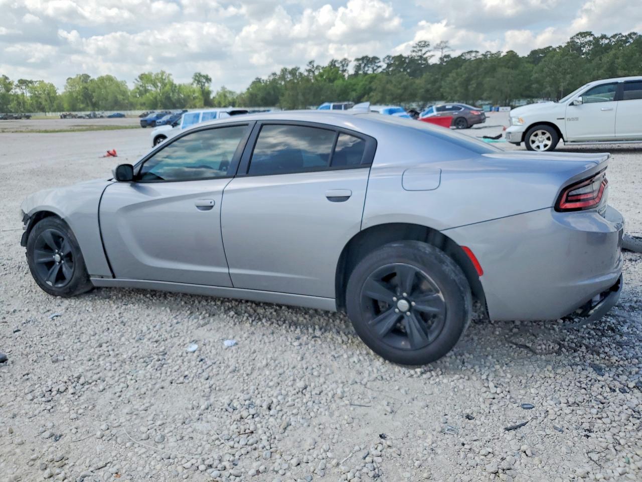 2017 DODGE CHARGER SXT photo 2