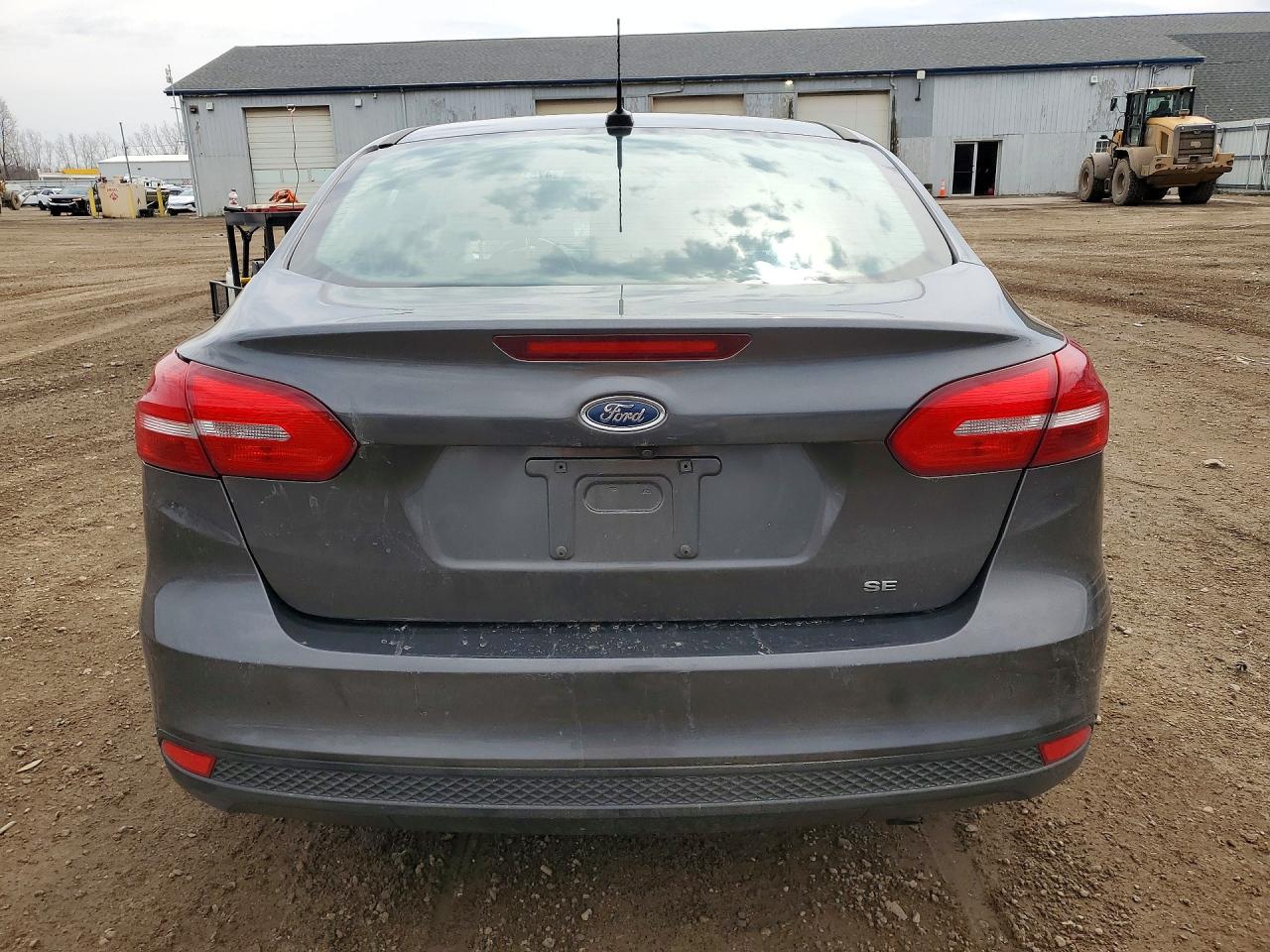 2017 FORD FOCUS SE photo 11