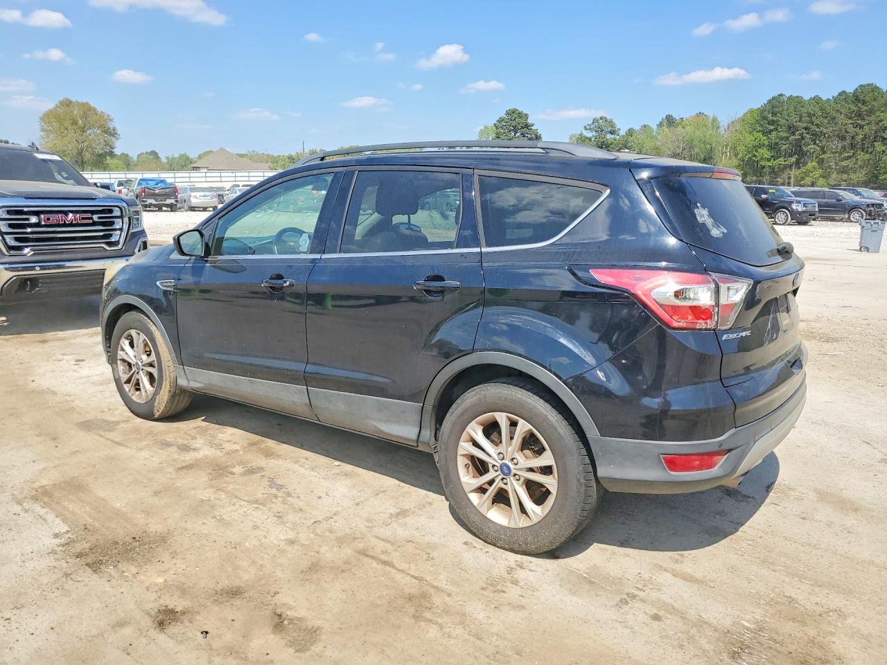 2017 FORD ESCAPE SE photo 4