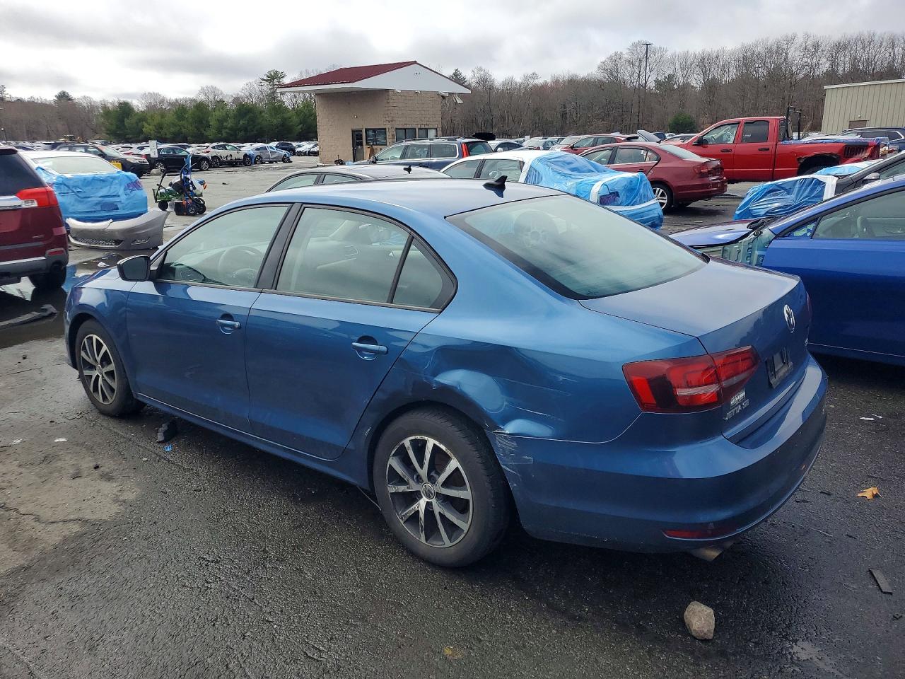 2016 VOLKSWAGEN JETTA SE photo 3