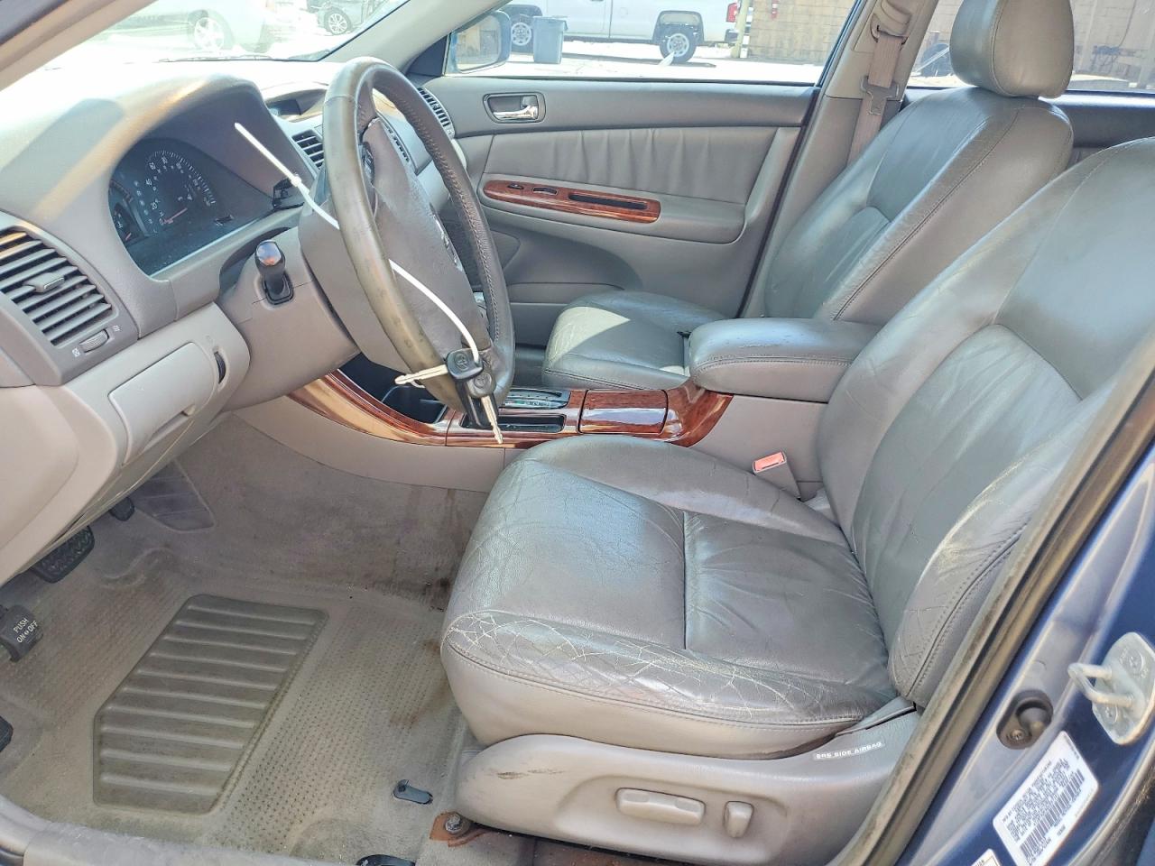 2002 TOYOTA CAMRY XLE V6 photo 7