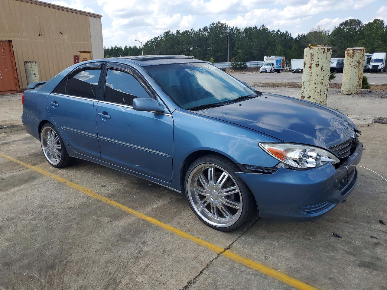 2002 TOYOTA CAMRY XLE V6 photo 4