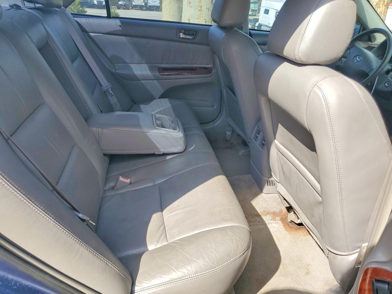 2002 TOYOTA CAMRY XLE V6 photo 10