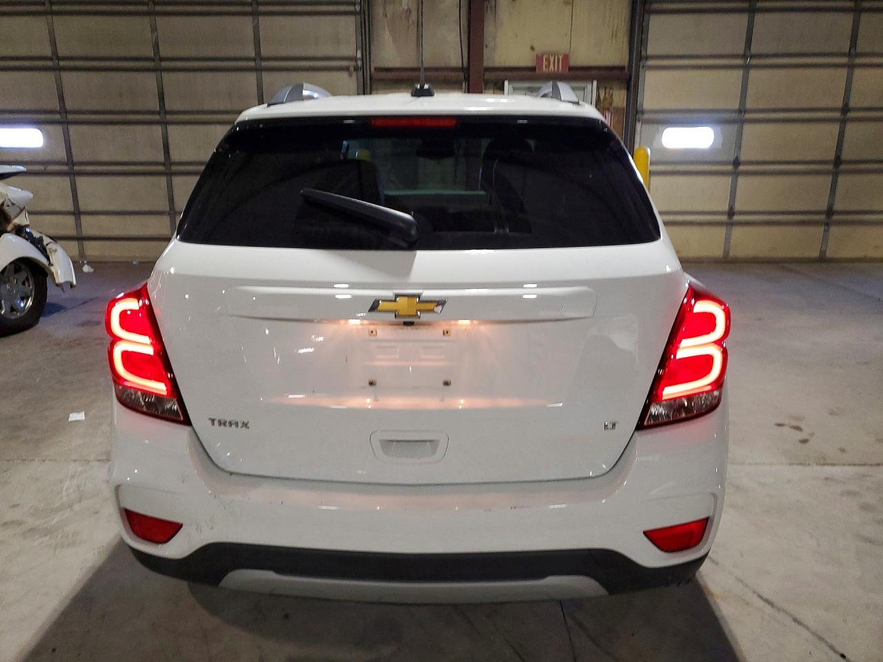 2018 CHEVROLET TRAX 1LT photo 6