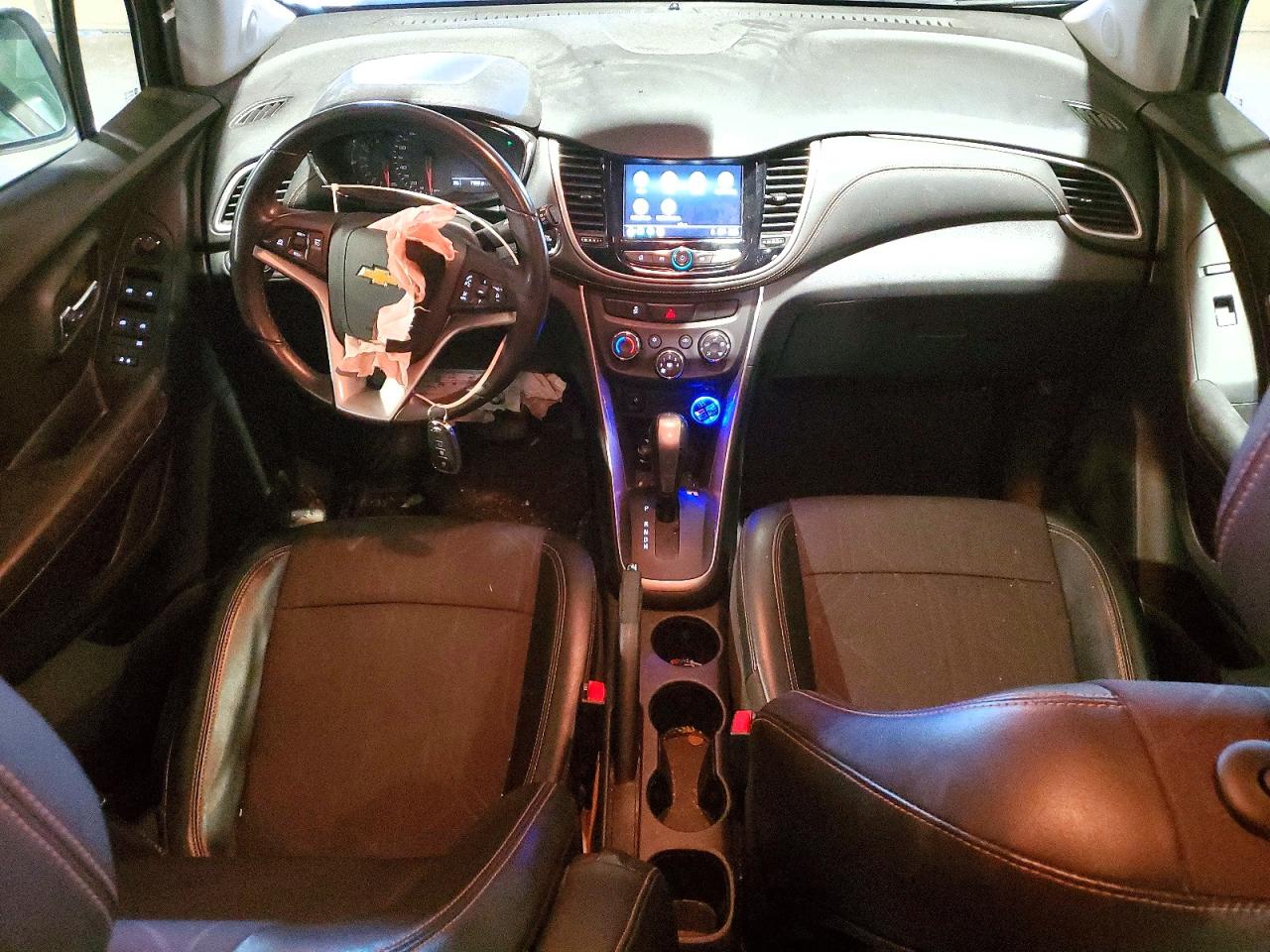 2018 CHEVROLET TRAX 1LT photo 8