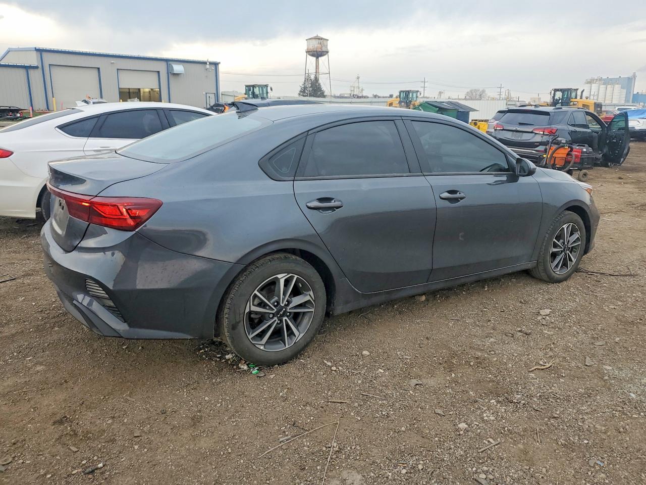 2023 KIA FORTE LXS photo 5