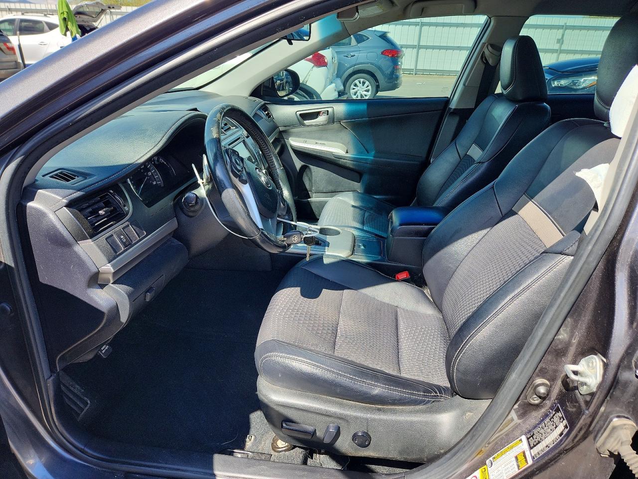 2013 TOYOTA CAMRY SE photo 19