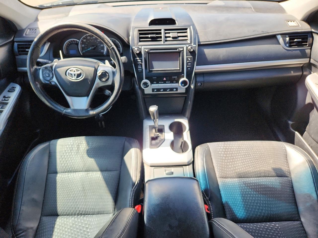 2013 TOYOTA CAMRY SE photo 22