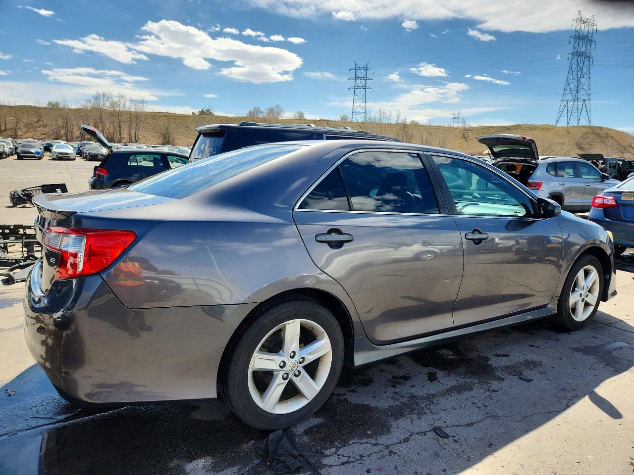 2013 TOYOTA CAMRY SE photo 7