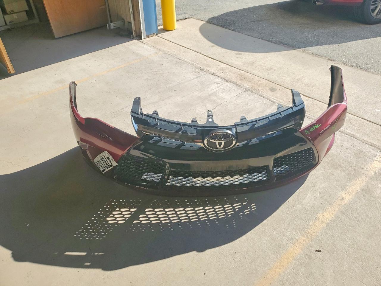 2016 TOYOTA CAMRY SE photo 12