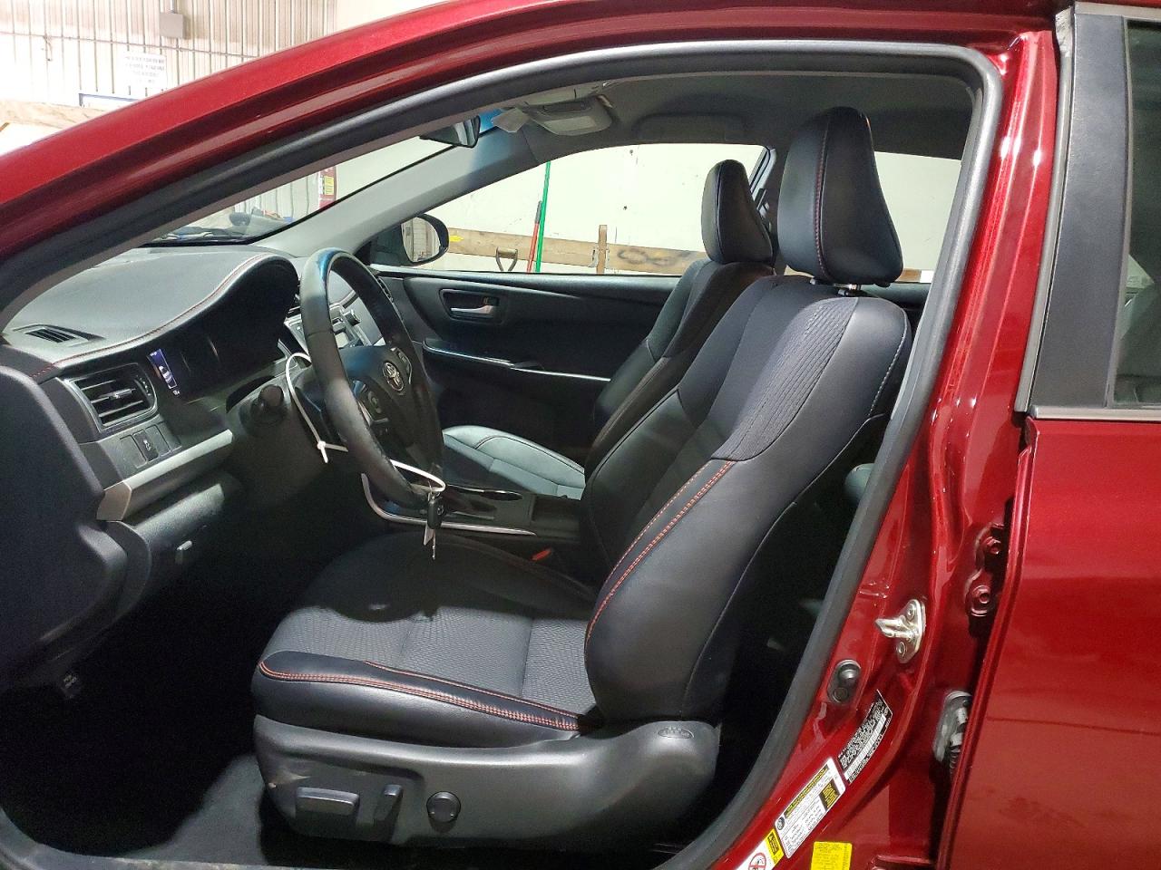 2016 TOYOTA CAMRY SE photo 7