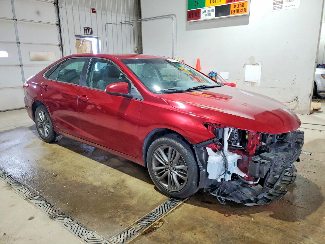 2016 TOYOTA CAMRY SE photo 4