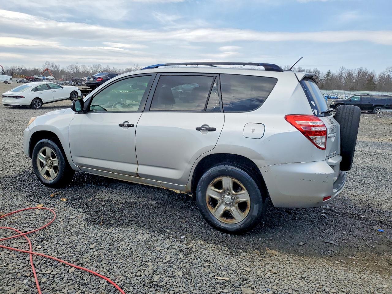 2010 TOYOTA RAV4 BASE photo 4