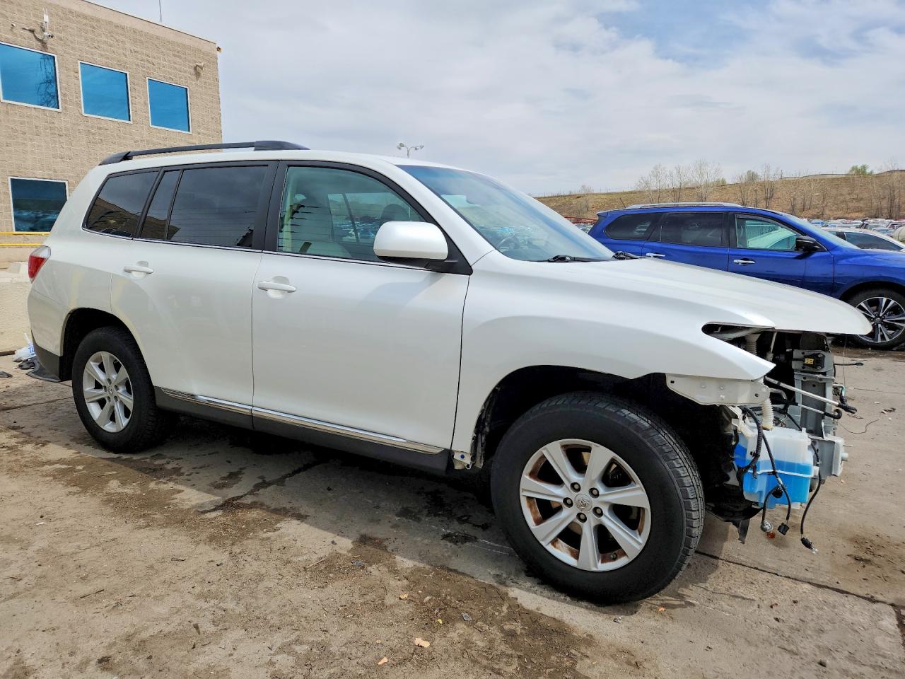 2013 TOYOTA HIGHLANDER SE photo 4