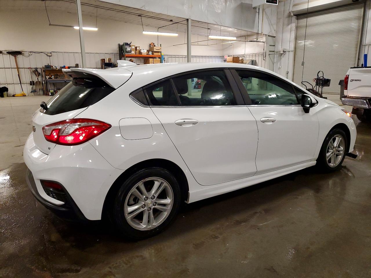 2017 CHEVROLET CRUZE LT photo 3