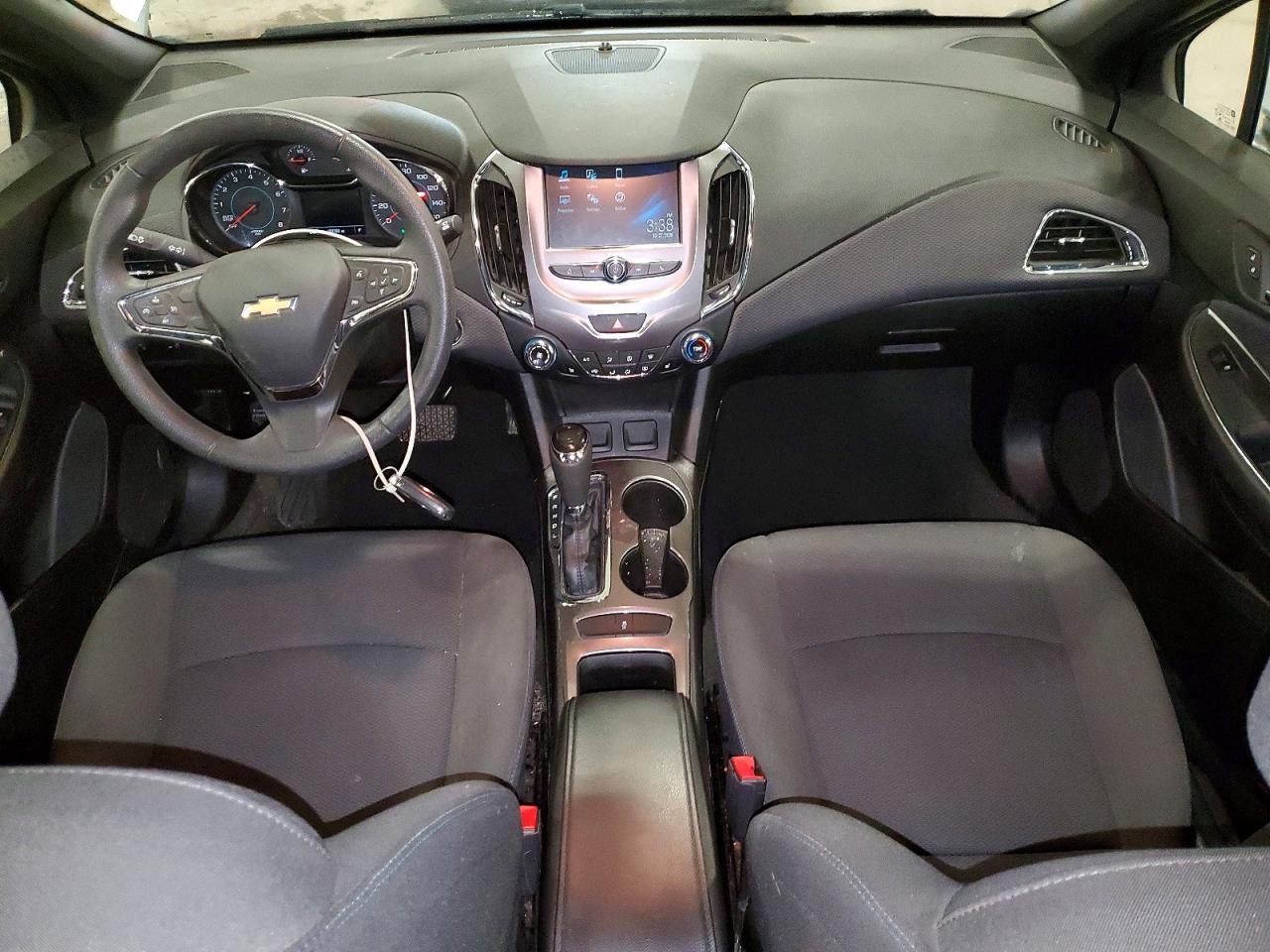 2017 CHEVROLET CRUZE LT photo 8
