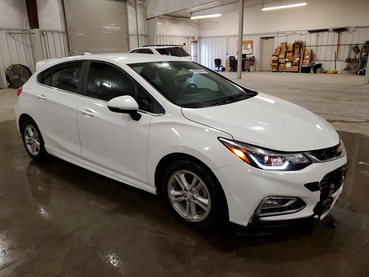 2017 CHEVROLET CRUZE LT photo 4