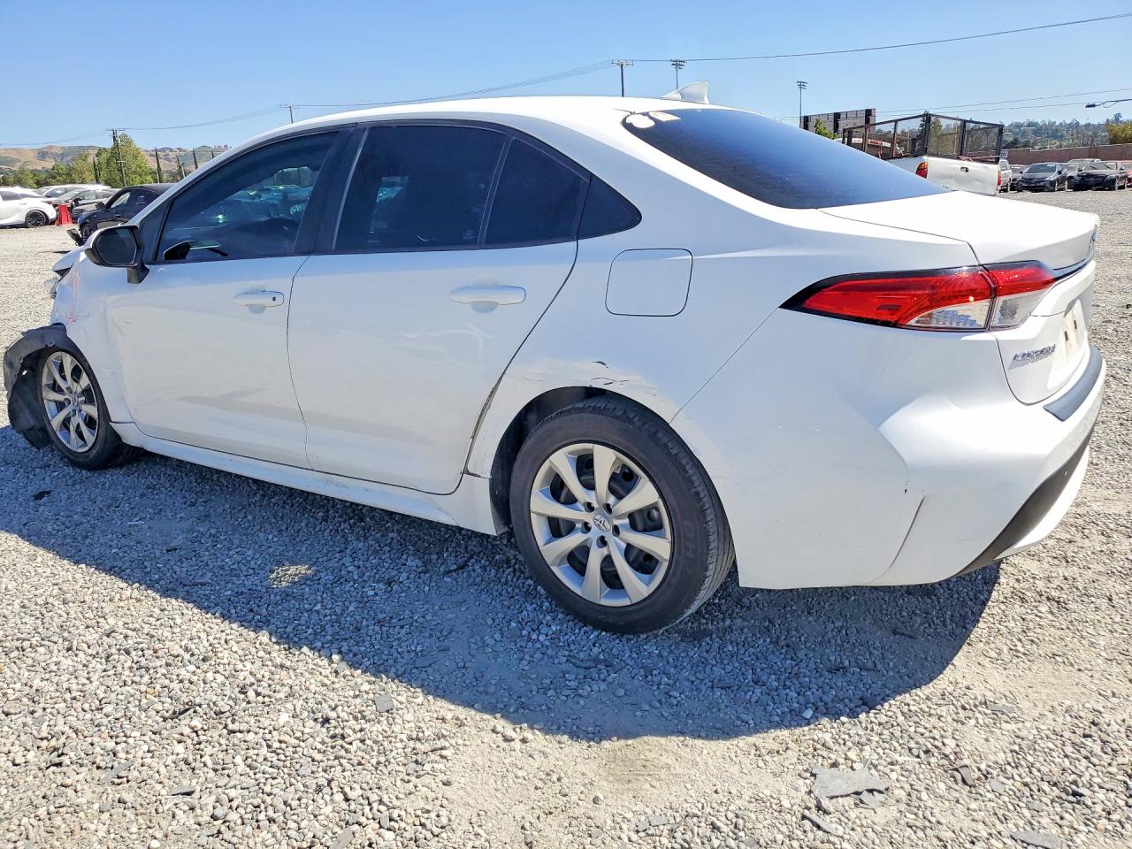 2020 TOYOTA COROLLA LE photo 3