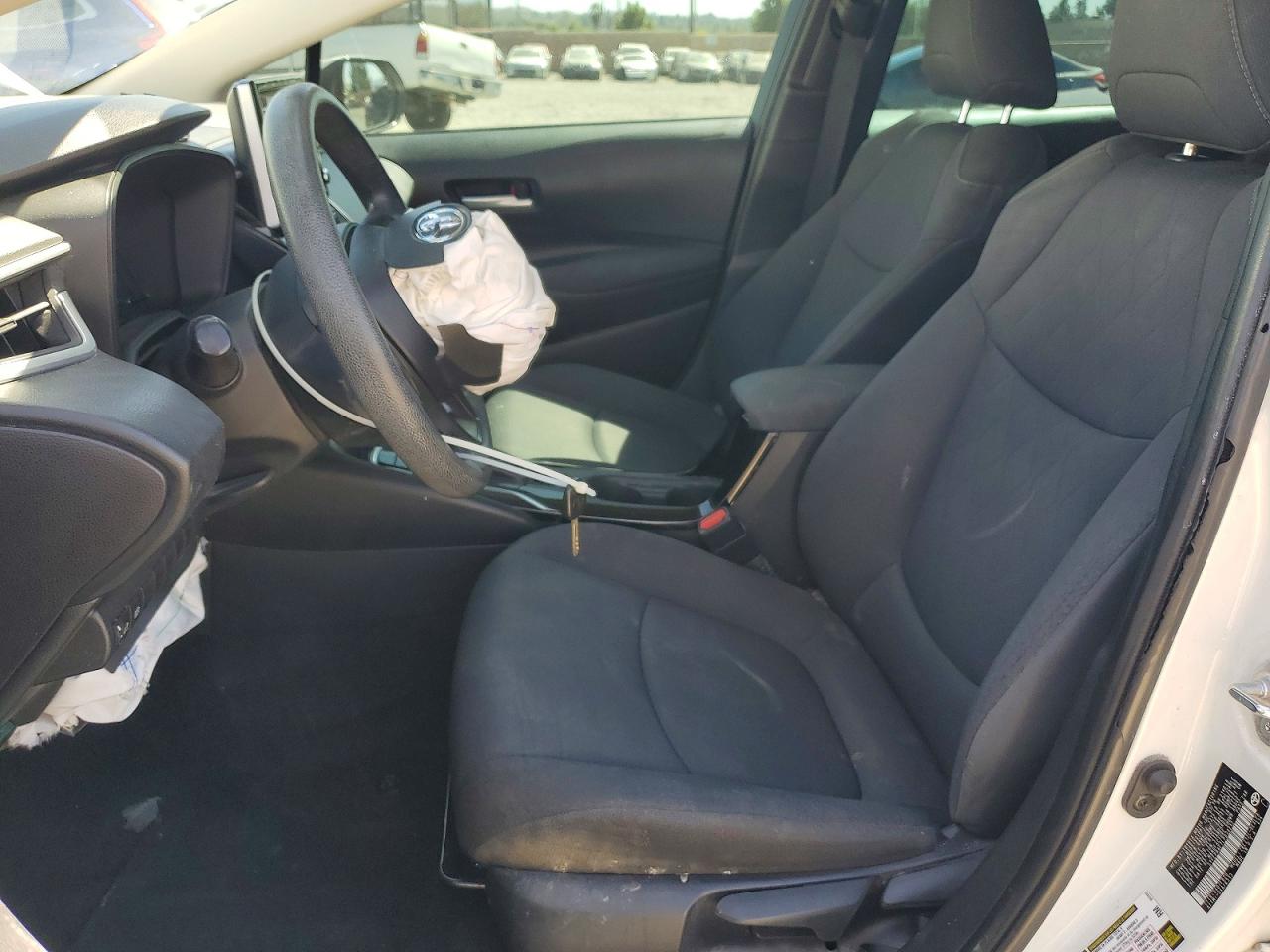 2020 TOYOTA COROLLA LE photo 13