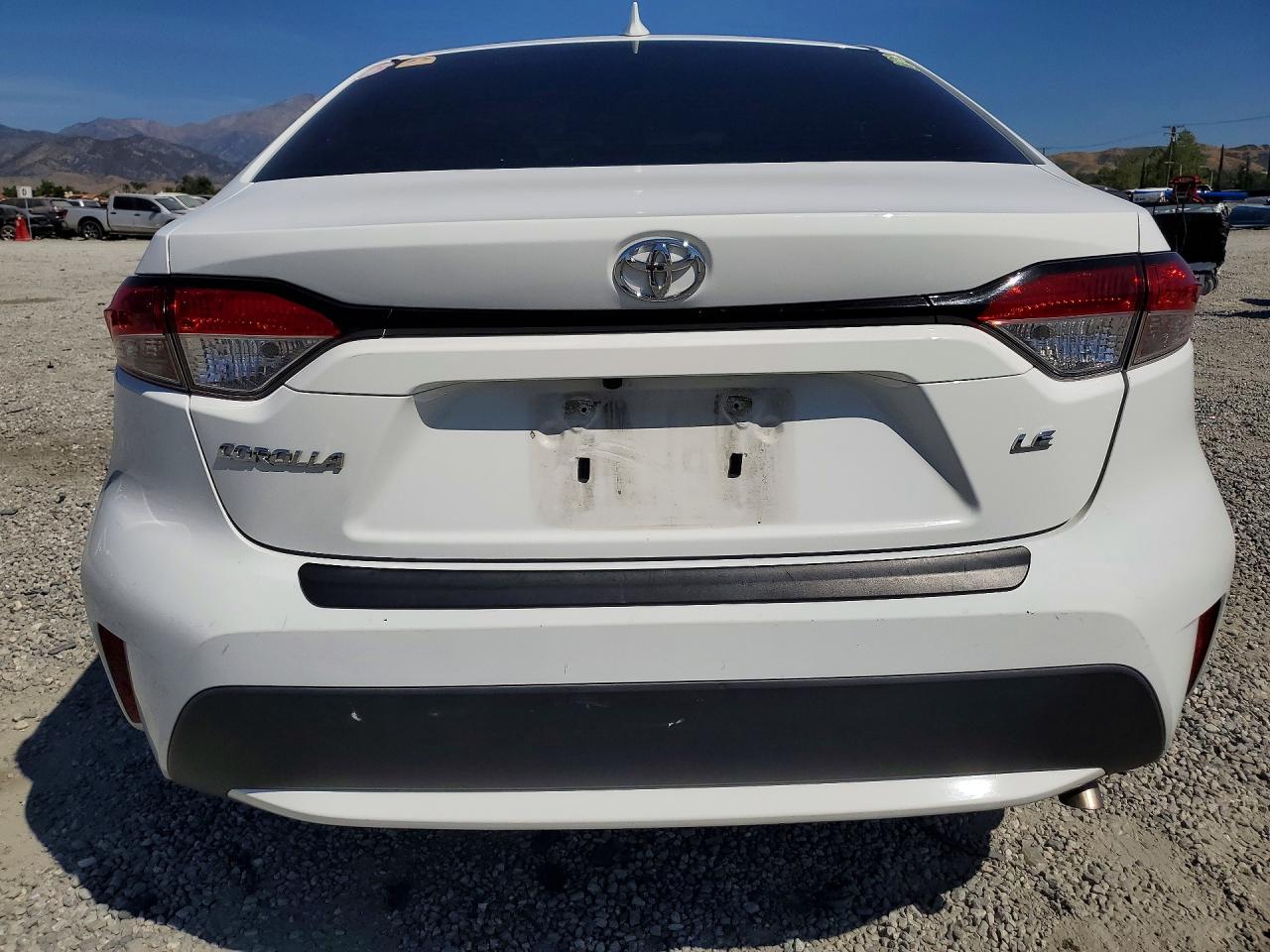 2020 TOYOTA COROLLA LE photo 11