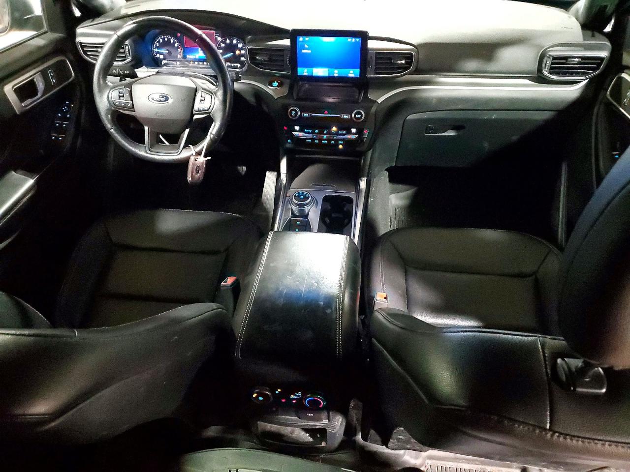 2020 FORD EXPLORER XLT photo 8