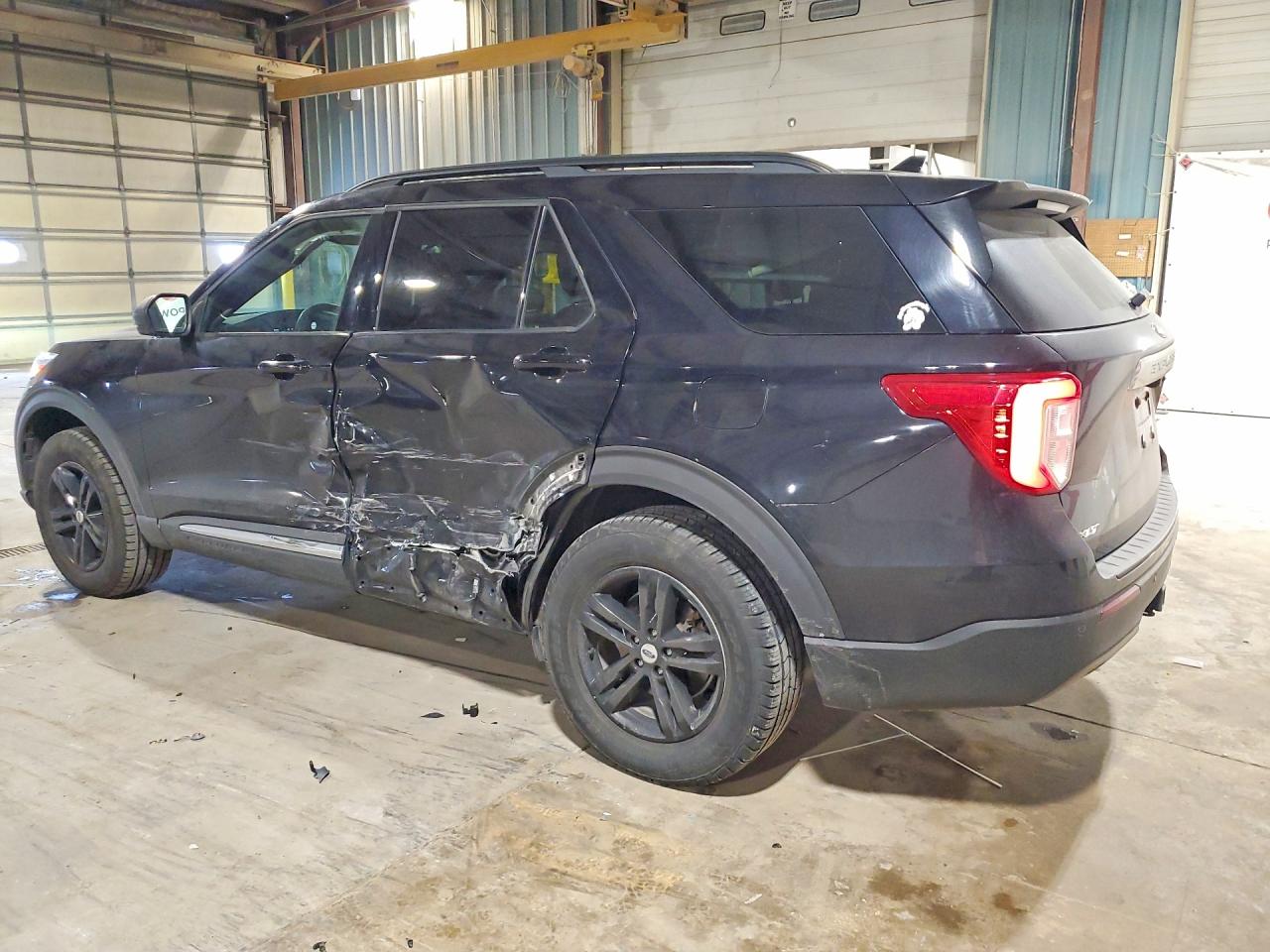 2020 FORD EXPLORER XLT photo 2