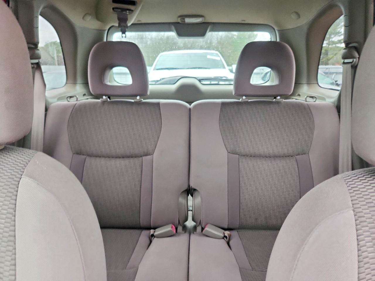 2005 TOYOTA RAV4 BASE photo 10