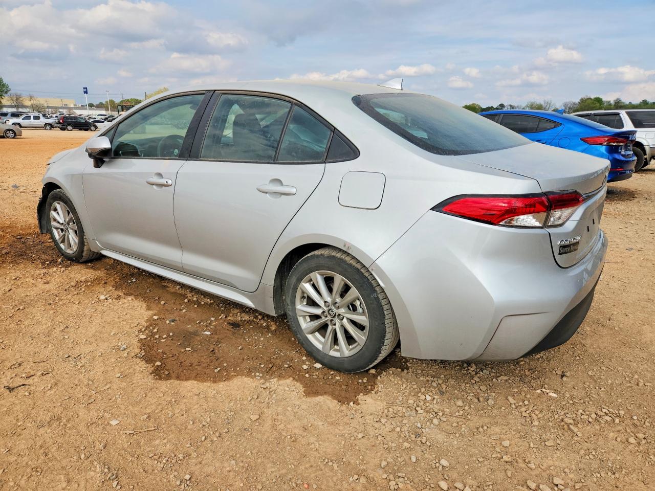 2024 TOYOTA COROLLA LE photo 3