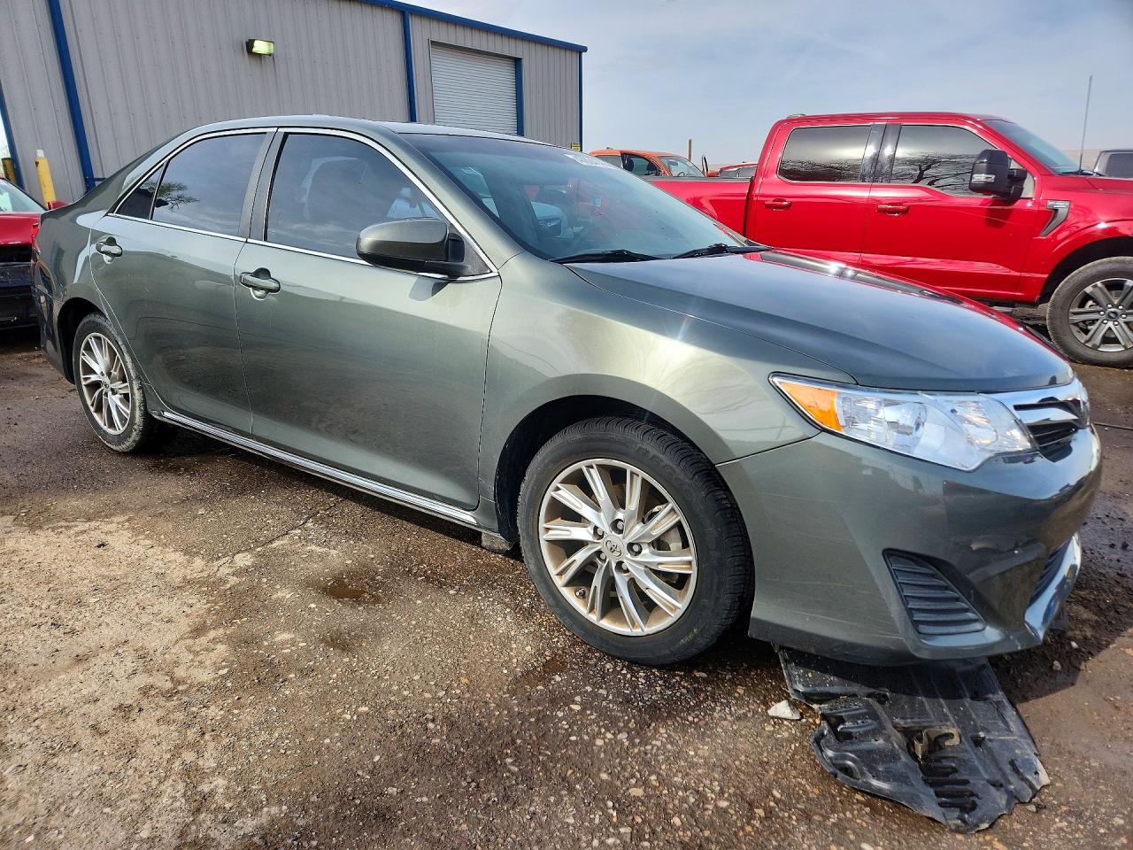 2013 TOYOTA CAMRY LE photo 4