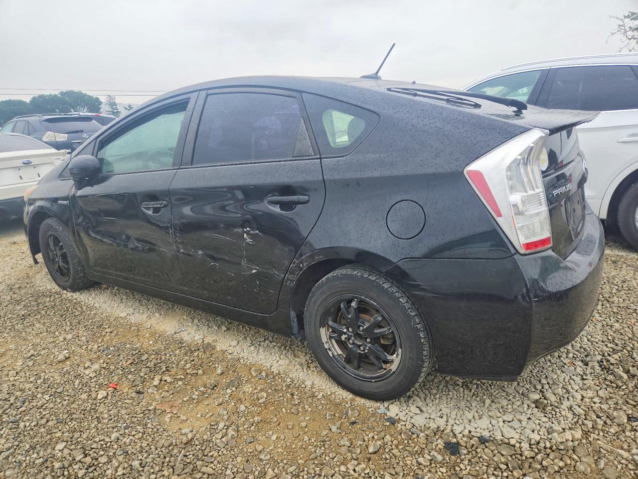 2011 TOYOTA PRIUS THREE photo 3