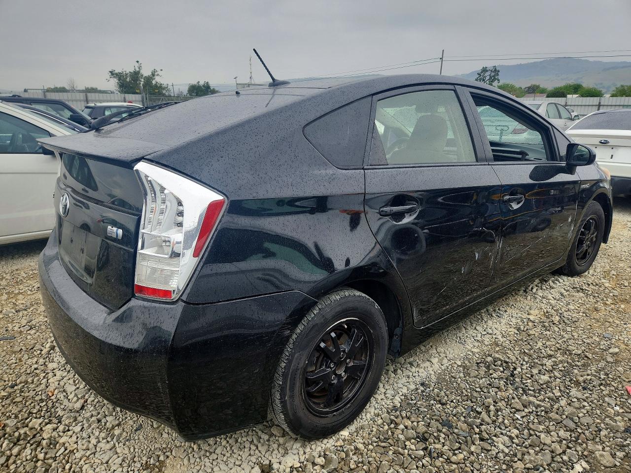 2011 TOYOTA PRIUS THREE photo 5