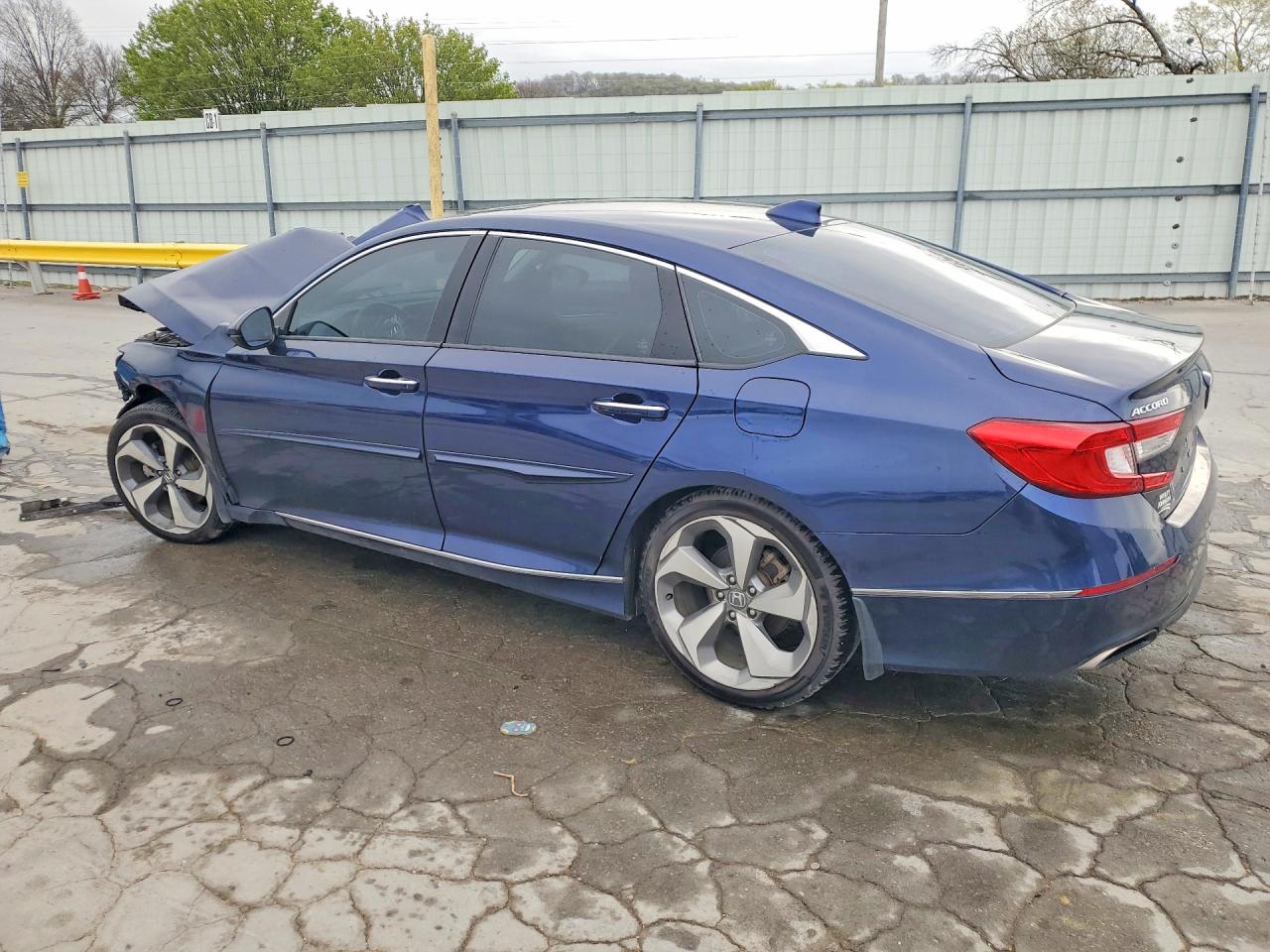 2018 HONDA ACCORD TOURING photo 4