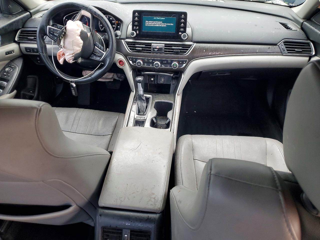 2018 HONDA ACCORD TOURING photo 22