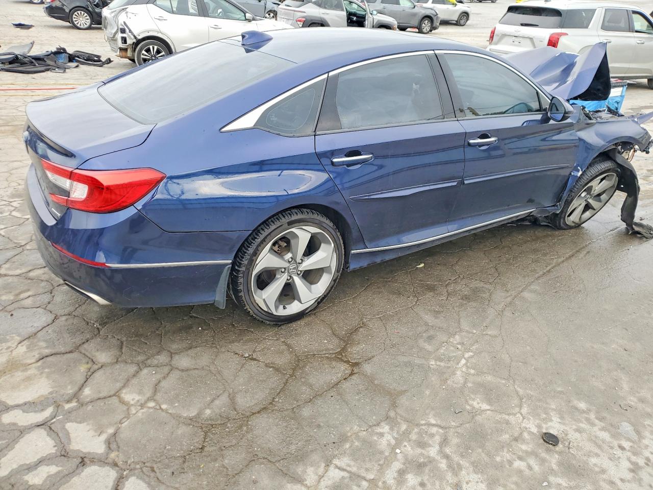 2018 HONDA ACCORD TOURING photo 7