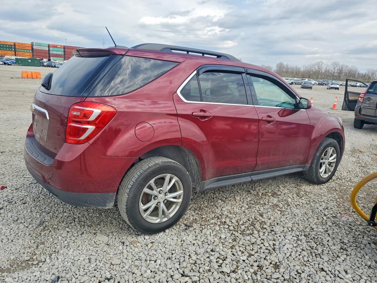 2017 CHEVROLET EQUINOX LT photo 3