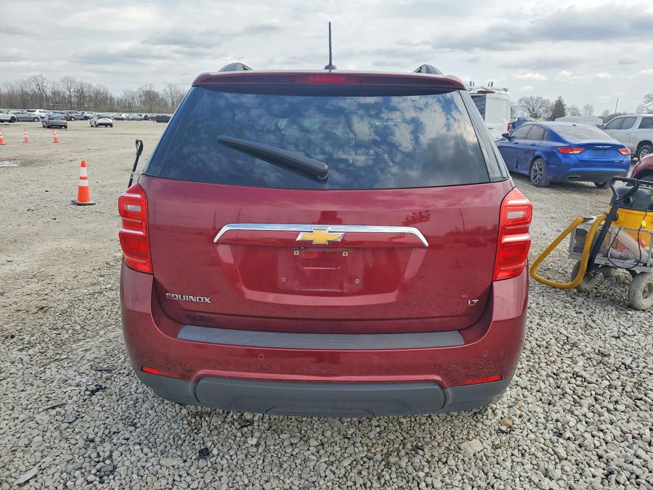 2017 CHEVROLET EQUINOX LT photo 6
