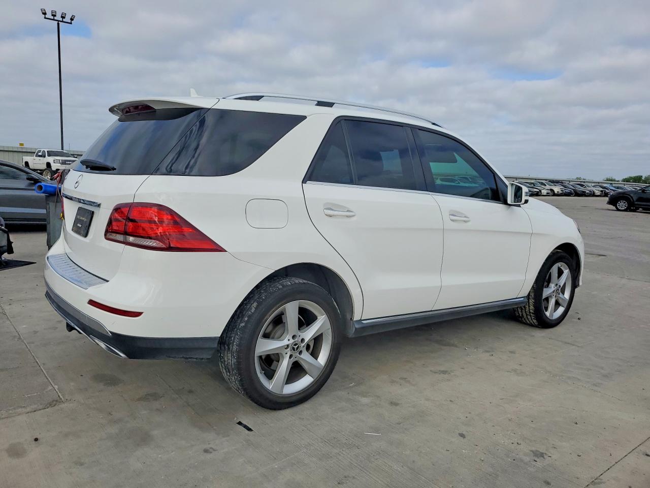 2017 MERCEDES-BENZ GLE 350 photo 5