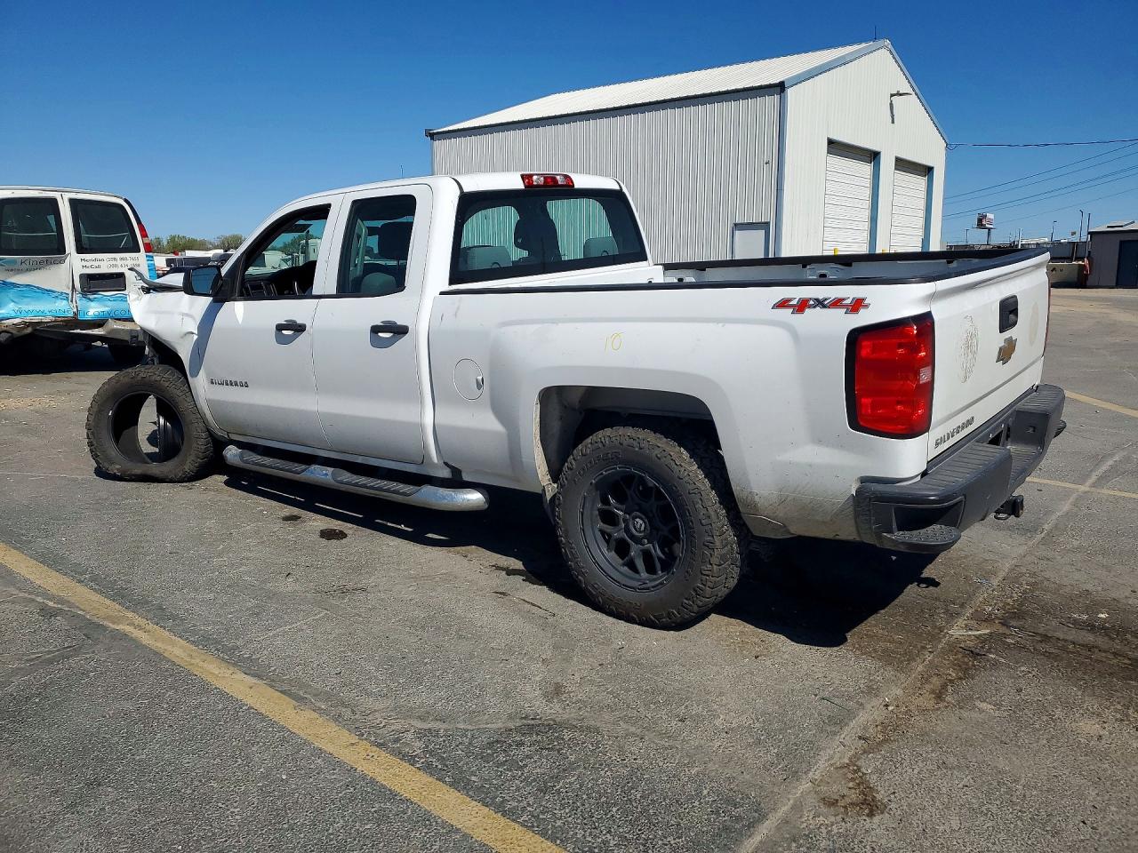 2016 CHEVROLET SILVERADO K1500 photo 2