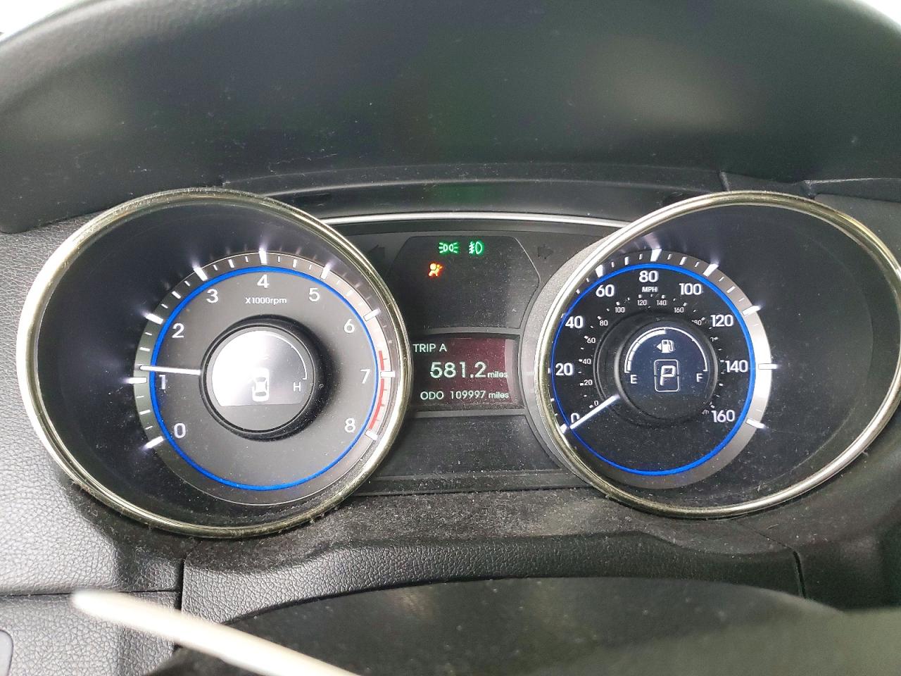 2012 HYUNDAI SONATA SE photo 9