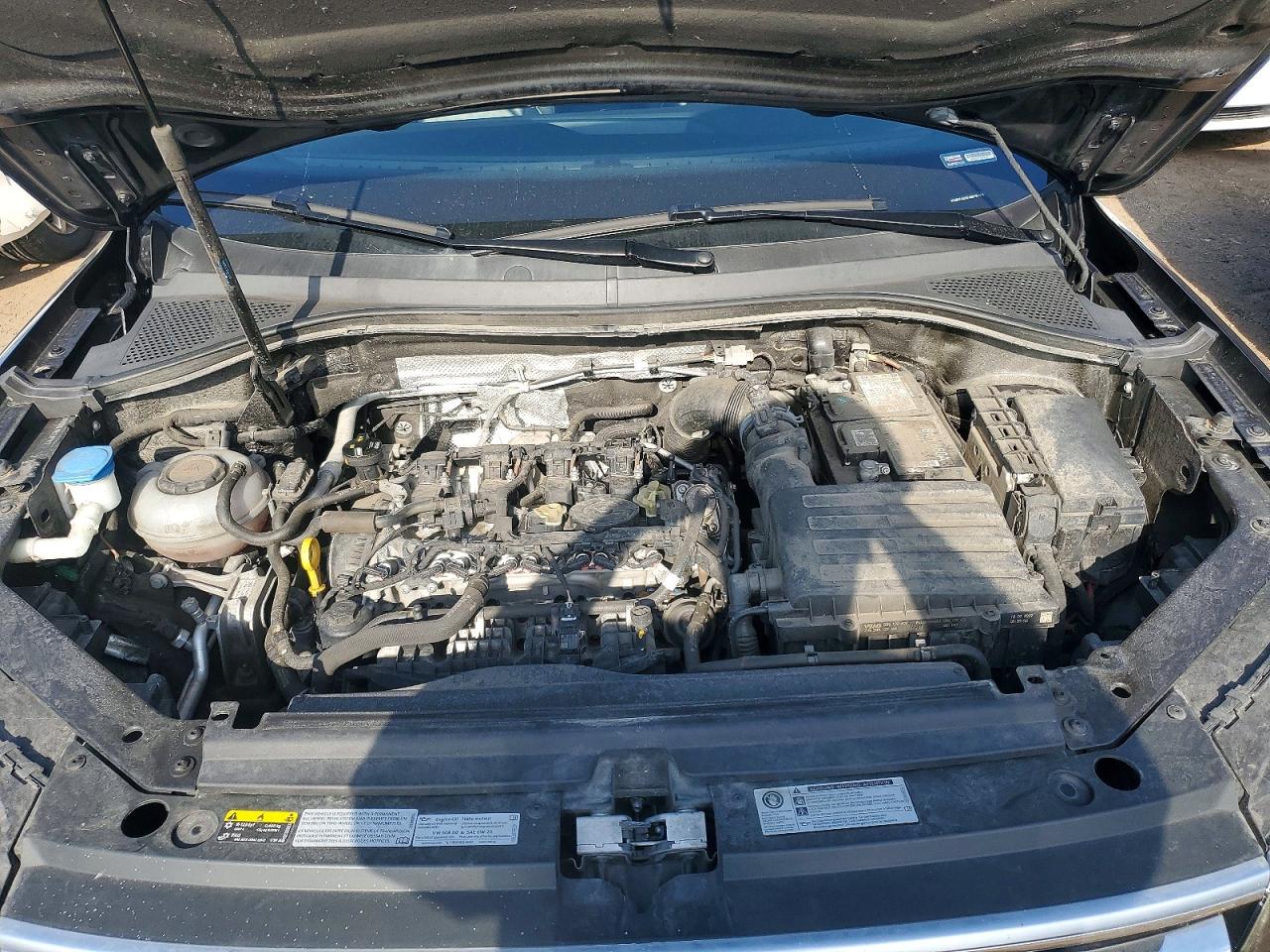 2020 VOLKSWAGEN TIGUAN SEL PREMIUM R-LINE photo 31